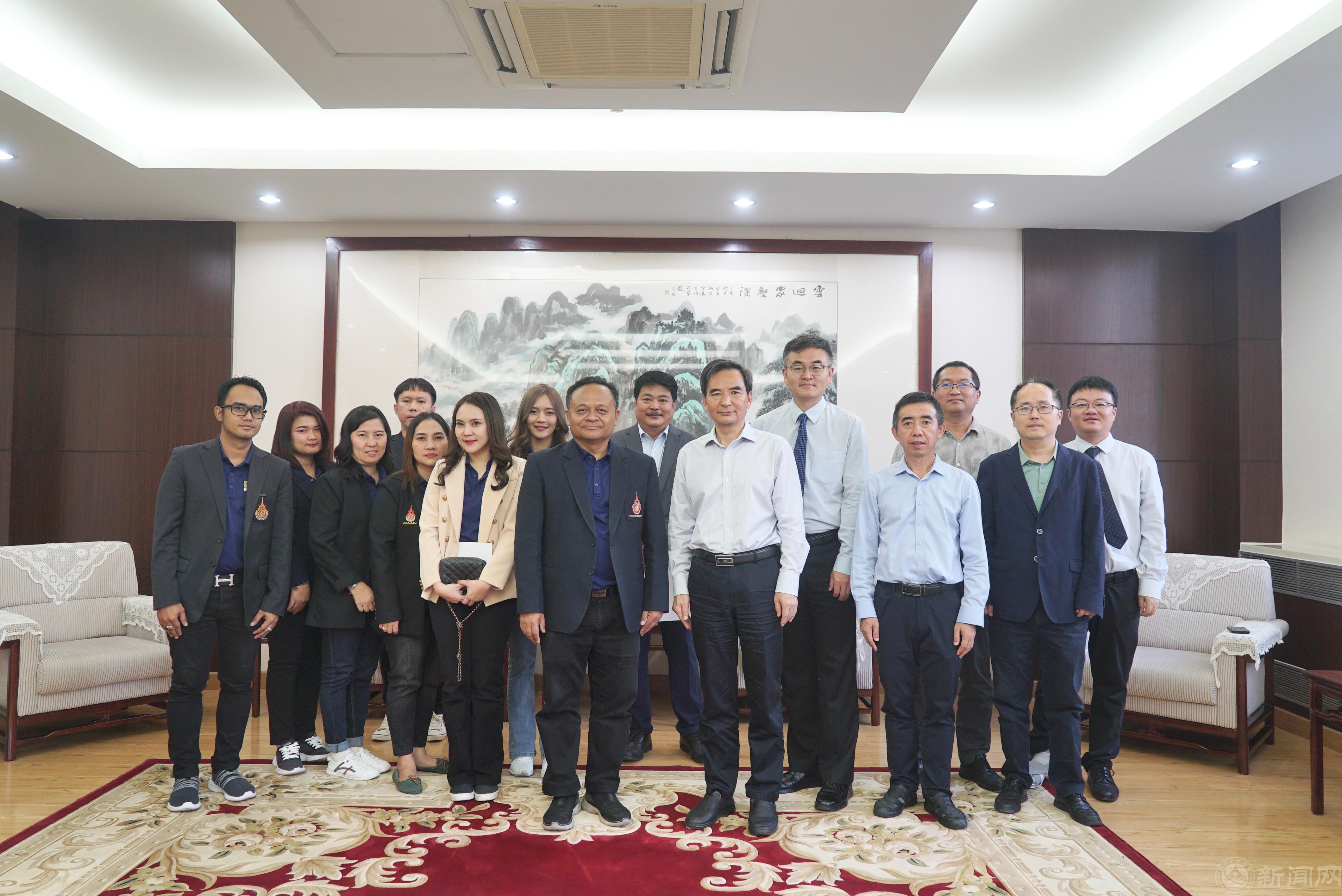 3a08bba390bc3b4711bc67760d1488c.jpg 3a08bba390bc3b4711bc67760d1488c.jpg